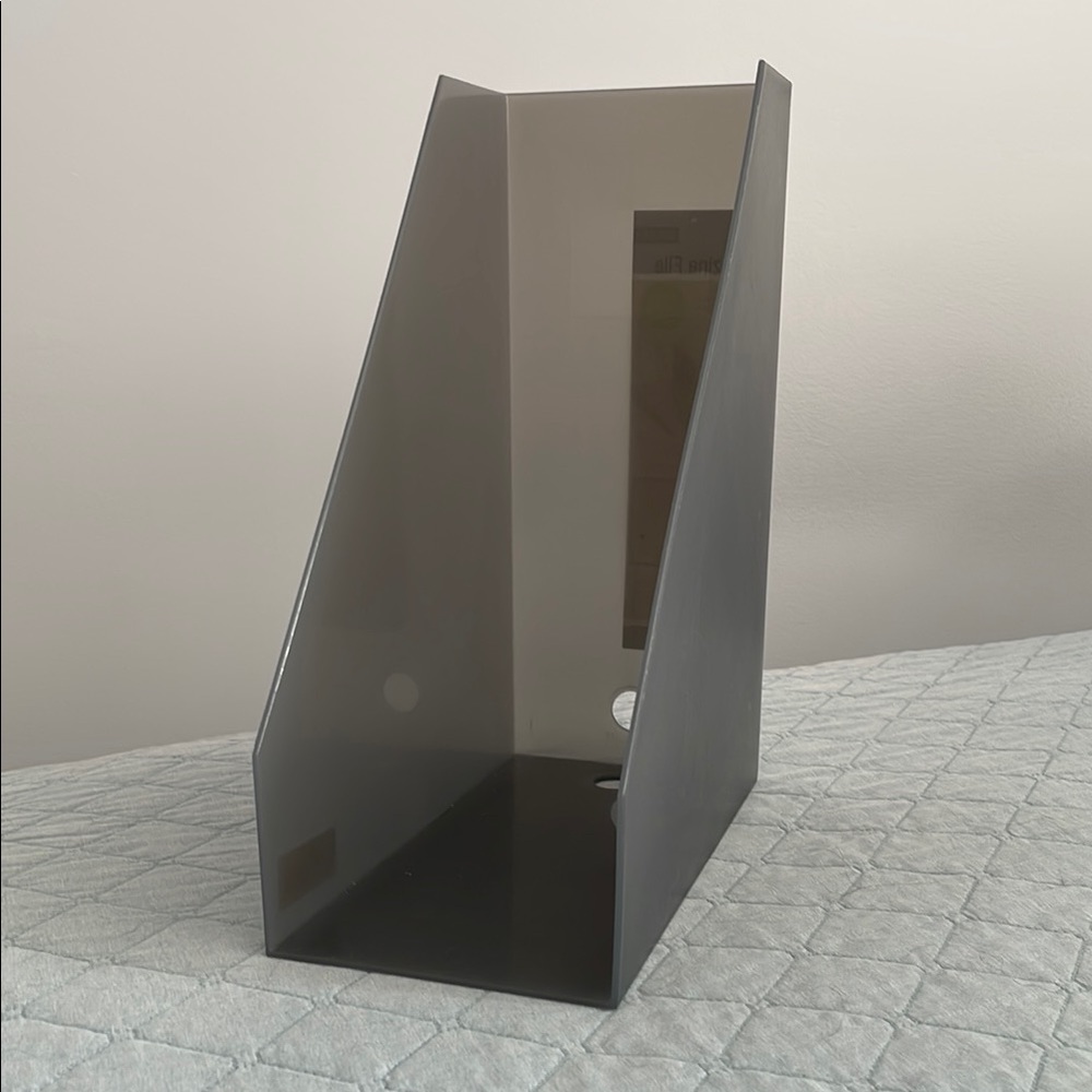 Magazine file holder